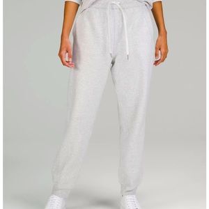 Lululemon high rise joggers full length, lightweight in light heather gray